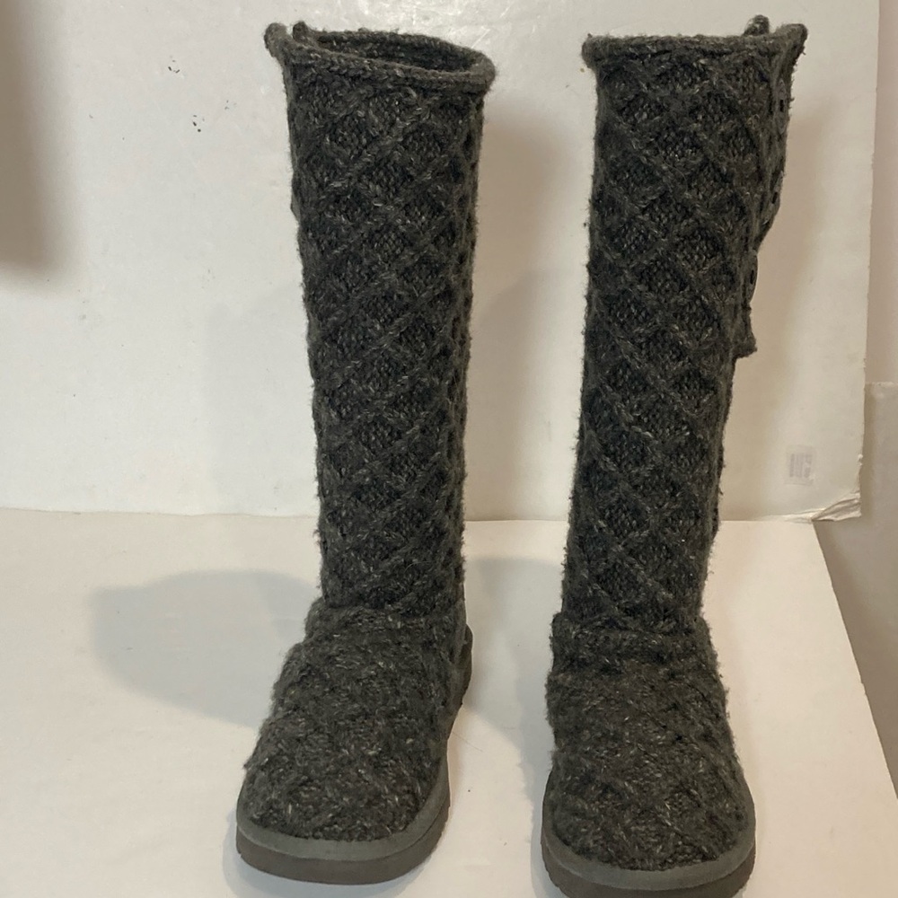 UGG Women’s Lattice Cardy Knit Sweater Gray Tall Boots Sz 8 - Picture 2 of 9